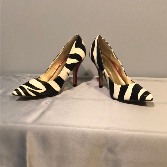 Rampage Shoes - ❤️8.5 women’s heels black white and red